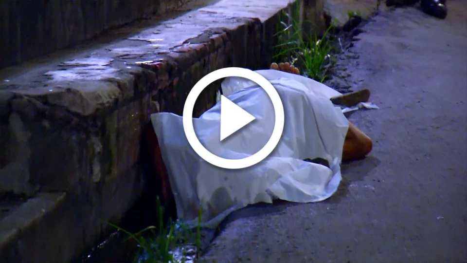 VÍDEO: homem é assassinado com 5 tiros depois de tentar fugir de suspeitos em Manaus