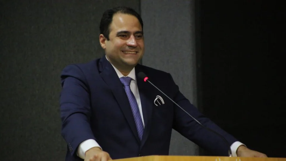 Amazonense Alberto Simonetti defende direitos dos advogados ao tomar posse como novo presidente da OAB