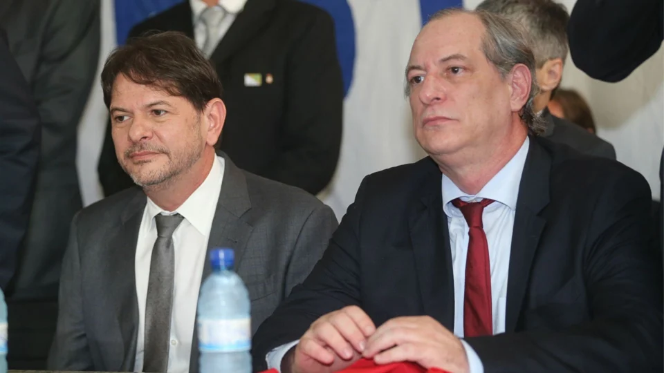 Polícia Federal cumpre mandados de busca e apreensão contra Cid e Ciro Gomes por esquema de corrupção