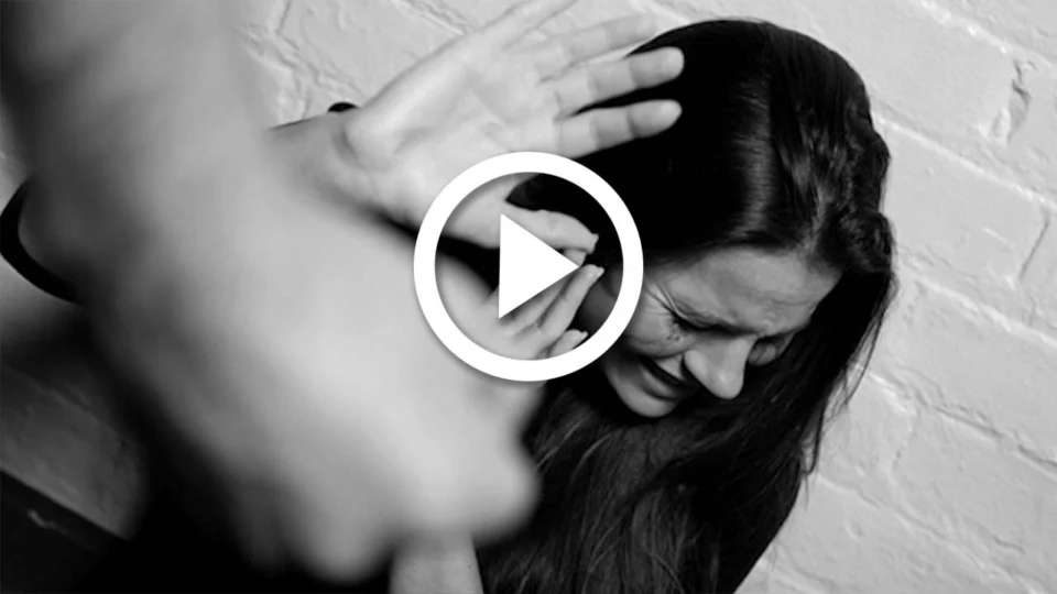 VÍDEO: é aprovada lei que aumenta a pena para crimes de injúria, difamação e calúnia dentro de casa