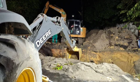 Avenida Efigênio Salles passa por obra emergencial e transito é desviado em Manaus; veja