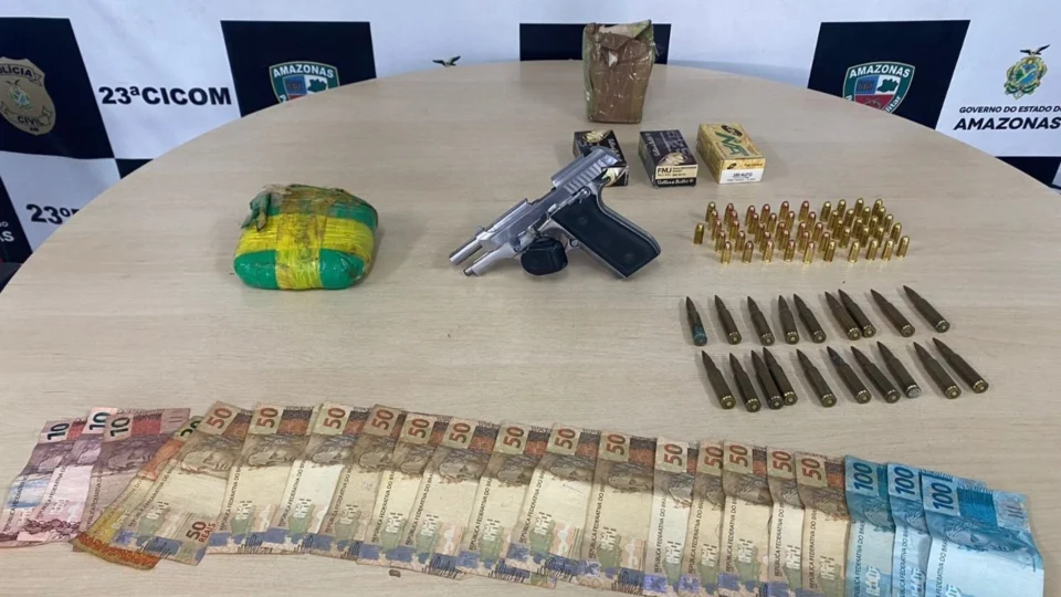 Foragido do município de Rio Preto da Eva é preso em Manaus com armas e drogas