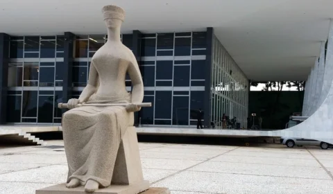 Trabalhadores brasileiros não podem ser demitidos por falta de vacina, decide STF