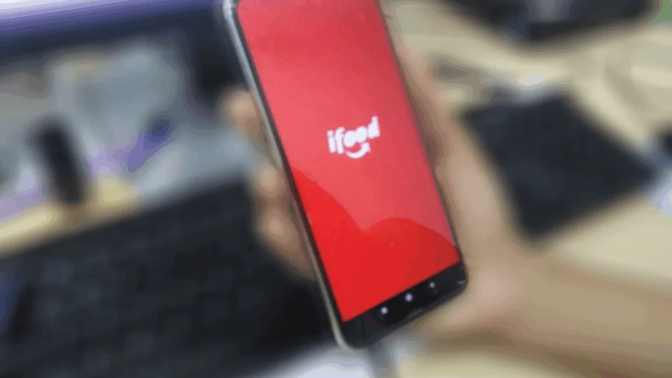 Ifood anuncia investimento de R$ 8 milhões em fundo de combustível a entregadores