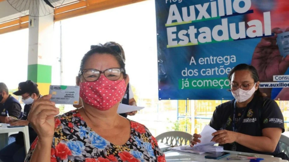 Interior do AM começa a receber os Cartões do Auxílio Estadual Permanente nesta quinta-feira