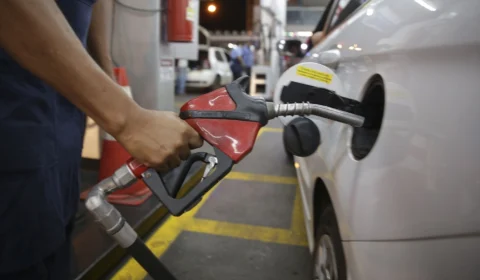 Petrobras anuncia novo aumento dos preços da gasolina e do diesel