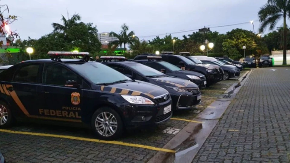 PF apura fraude em documentos para aquisição de armas, no RJ