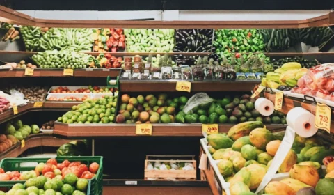 População irá destinar mais de 50% do 13º salário para comprar alimentação e ceia natalina, diz Fecomércio AM