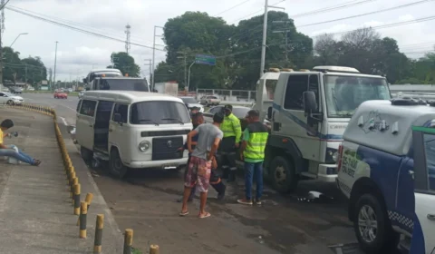 IMMU remove dez veículos com várias irregularidades na Zona Norte e Leste de Manaus