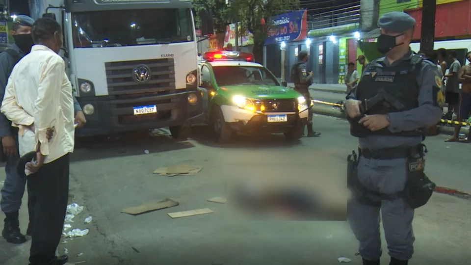 VÍDEO: Em Manaus, flanelinha é morto com vários tiros nas costas no bairro Jorge Teixeira