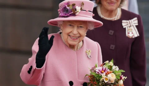Rainha Elizabeth II aceita orientação médica para ‘repousar’ e cancela viagem