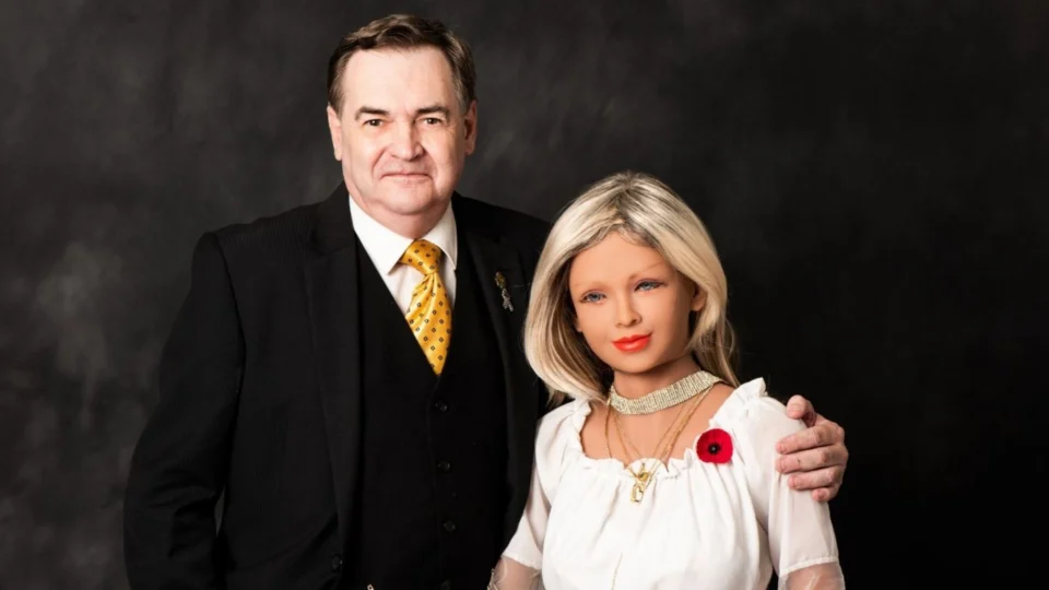 Na Austrália, homem se apaixona por robô com quem pretende se casar