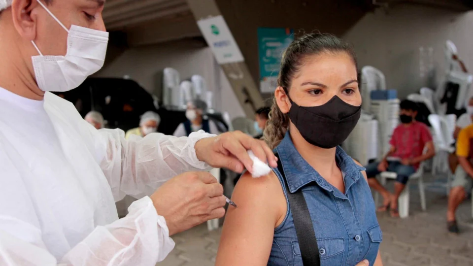 COVID-19: confira os pontos de vacinação nesta quinta-feira, em Manaus