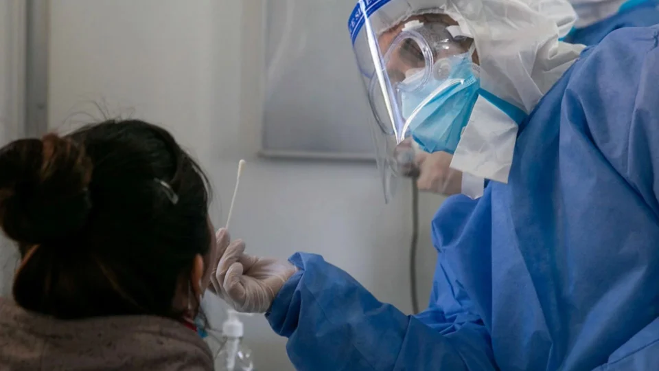 Antígeno, PCR, RT-LAMP: veja diferença entre testes em caso de suspeita de Covid-19 e Influenza