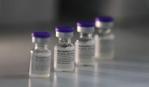 Amazonas recebe 18.720 doses de vacina contra a Covid-19