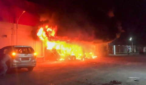 Incêndio causado por brigas de gangues deixa 17 pessoas mortas em discoteca, na Indonésia