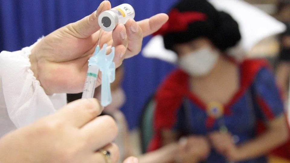 Vacinação de crianças de 5 anos sem doenças preexistentes inicia nesta sexta, em Manaus