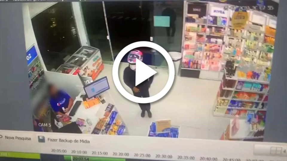 VÍDEO: bandidos assaltam drogaria na Zona Sul de Manaus