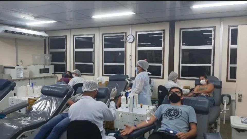 Após ‘explosão’ de doadores à caça de ingressos, diretora do Hemoam em Manaus convida: ‘aguardamos em outros dias’