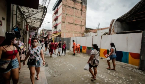 Em Manaus, após desabamento de prédio, rua Henrique Martins é liberada para passagem de pedestres