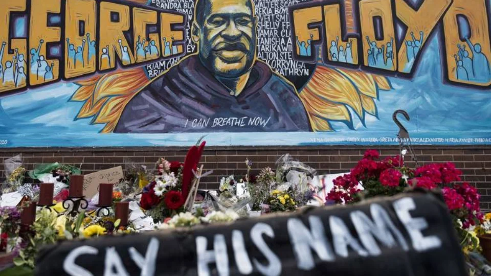 Sobrinha-neta de George Floyd é baleada enquanto dormia, nos  Estados Unidos