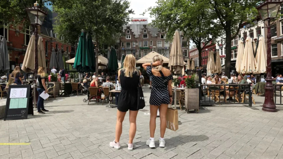 Holanda estuda lockdown parcial após novo recorde de casos de Covid-19