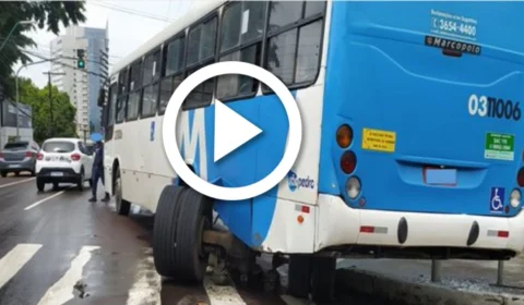 VÍDEO: rodas de ônibus ‘soltam’ e causam engarrafamento na Avenida Umberto Calderaro, em Manaus