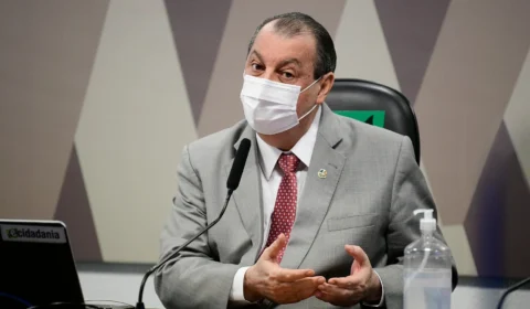Senador Omar Aziz testa positivo para Covid-19