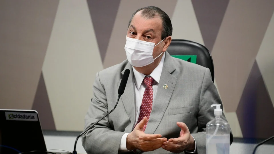 Senador Omar Aziz testa positivo para Covid-19