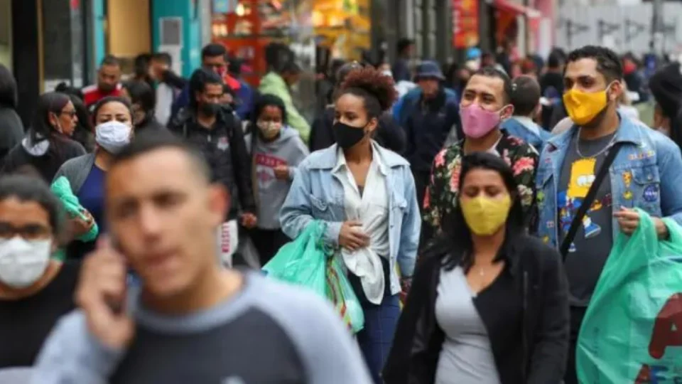 Ômicron: variante representa 97% dos casos no Brasil