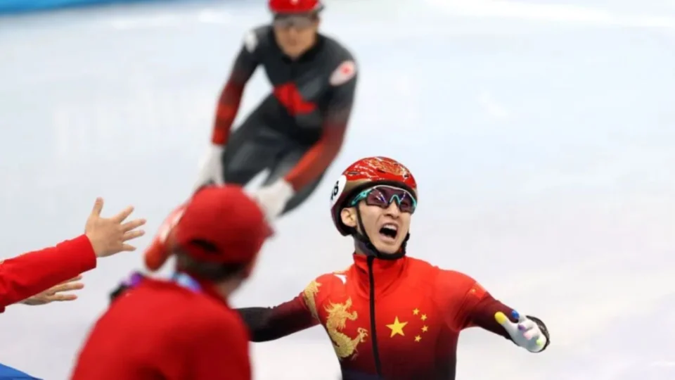 Olimpíadas de Inverno: China conquista primeira medalha de ouro