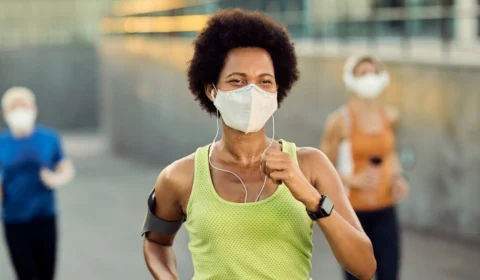 Pesquisa revela que máscaras não afetam respiração ou trazem risco à prática de exercícios