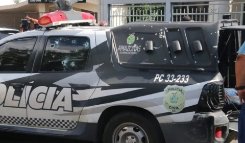 PC-AM prende um dos suspeitos de fuzilar viatura da polícia em frente ao Fórum Ministro Enoch Reis
