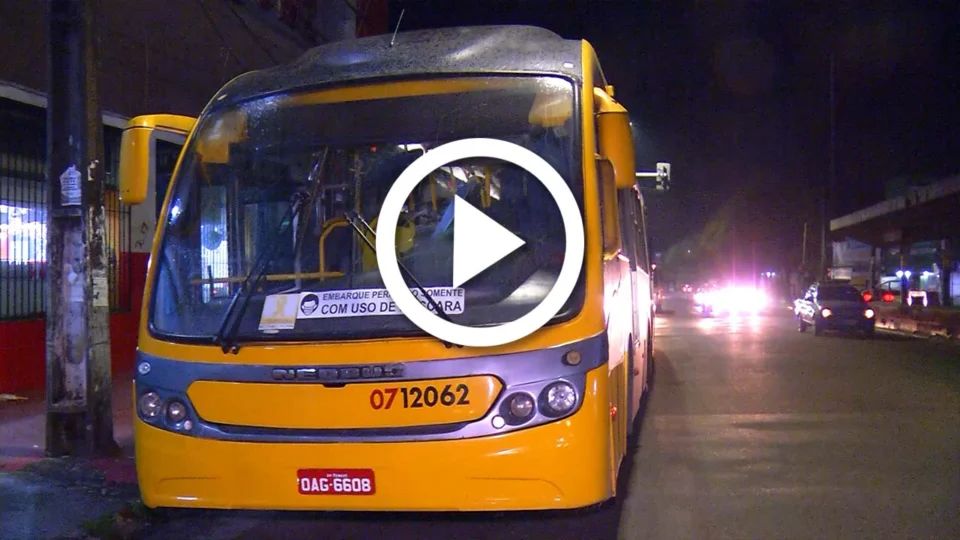 VÍDEO: homem assalta ônibus para pagar o aluguel