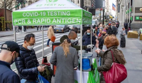 Mais de 70% dos novos casos de Covid-19 nos EUA é da variante ômicron