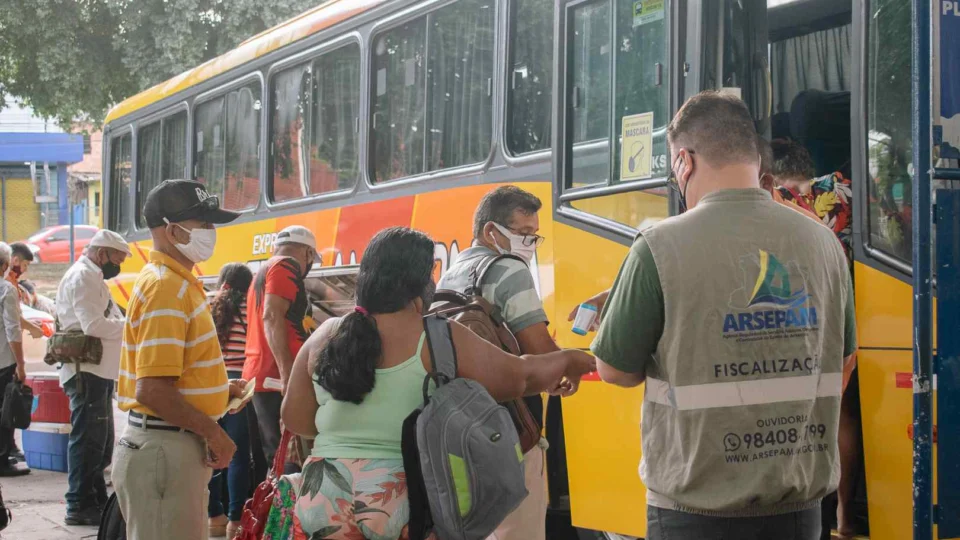 Veículos são fiscalizados nas principais saídas de Manaus durante feriado prolongado