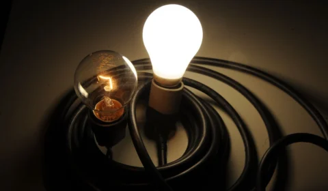 Conta de energia pode subir 21% em 2022, estimam técnicos da Aneel