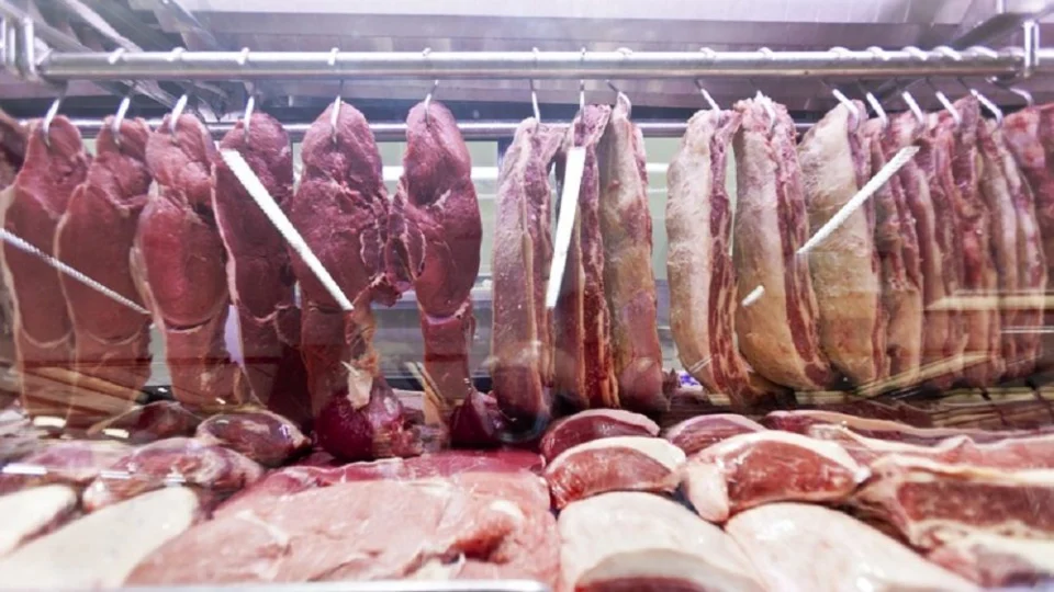 China diz não a exportação e carne brasileira segue estocada em postos do país