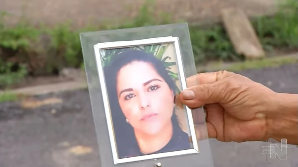 VÍDEO: pai de mulher assassinada por corrigir erro de português em Manaus lamenta morte da filha: ‘Uma discussão fútil’