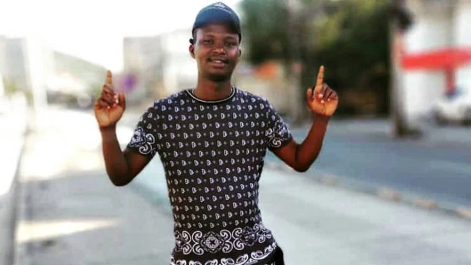 Polícia investiga assassinato de congolês que foi espancado até a morte após cobrar por dias trabalhados em quiosque no Rio de Janeiro