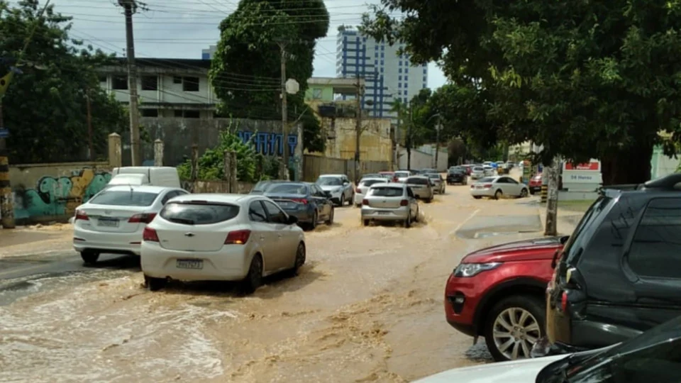 Defensoria Pública entrará com ação judicial pelo rompimento de rede de distribuição na Zona Sul de Manaus