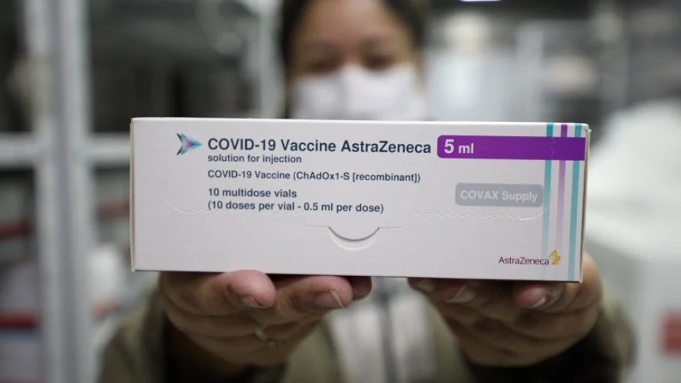 Mais dois novos lotes com 39.900 doses de vacinas contra Covid-19 chegam no AM