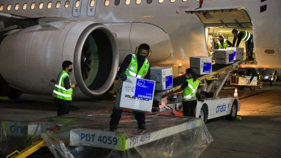 Chegam em Manaus mais 34,5 mil doses de vacina contra Covid-19 para crianças