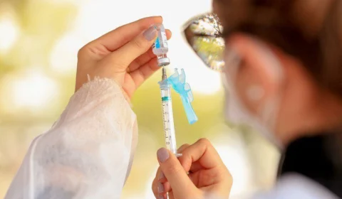 São Paulo dá início à dose de reforço em idosos acima de 90 anos