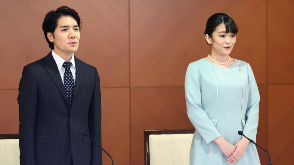 Princesa Mako, do Japão, se casa com plebeu e deixa família imperial