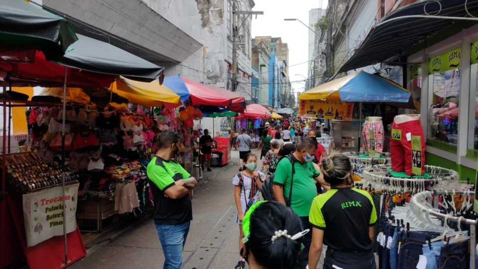 Fecomércio divulga o horário de funcionamento do comércio nos dias 24 e 25 de dezembro, em Manaus