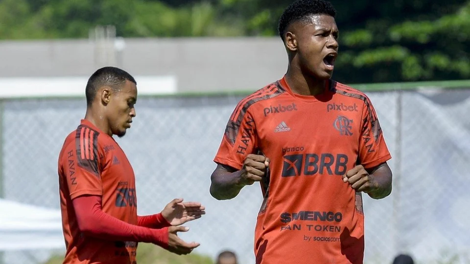 Flamengo estreia no Campeonato Carioca com garotos da base