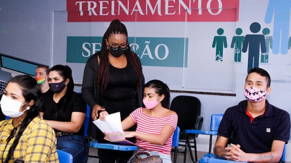 Sine Manaus busca parceria com empresas para vagas temporárias de final de ano