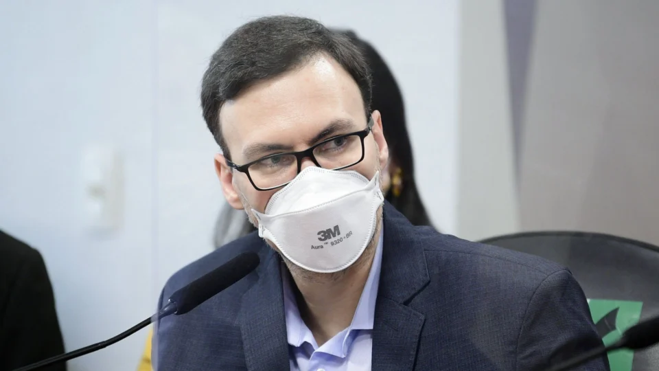 ‘Prevent Senior proibia profissionais de usarem máscara’, diz médico à CPI