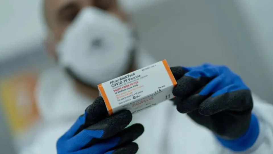 Brasil recebe mais 1,2 milhão de doses pediátricas contra Covid neste domingo